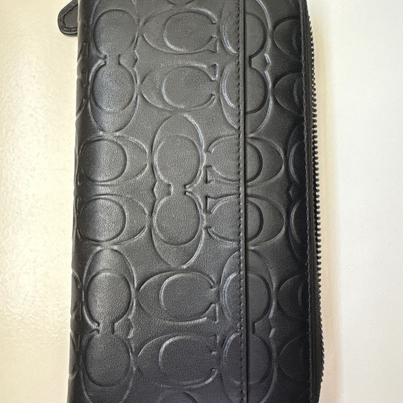 Coach Accordion Wallet In Signature Leather - Picture 1 of 3